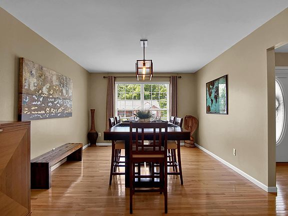 5th image of 223 Eden Park Blvd