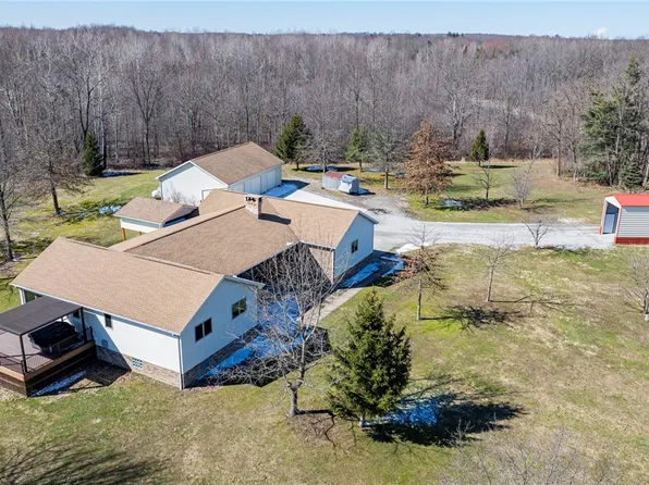 4852 White Rd, Rock Creek, OH 44084