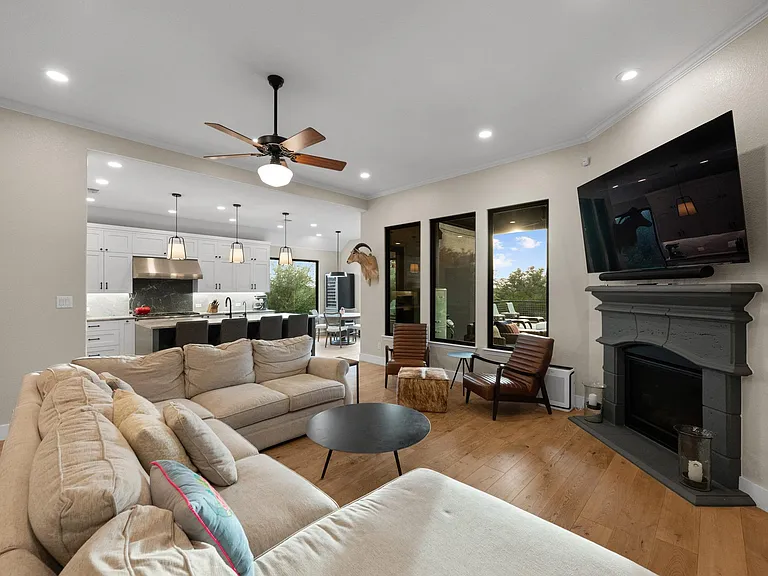 4518 Diamante Dr — Photo 16