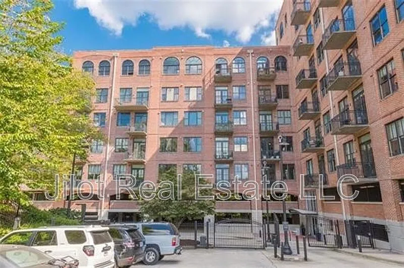 2 bed, 2.0 bath, 1105 sqft, $2,450 — Photo 1