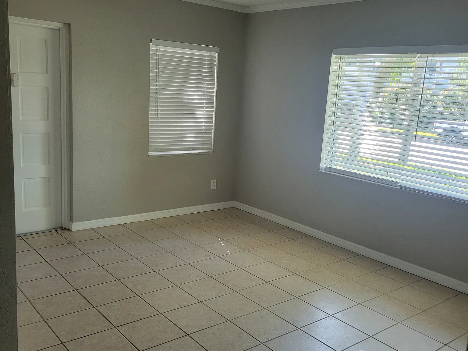 225 5th Avenue NE - 1 — Photo 2