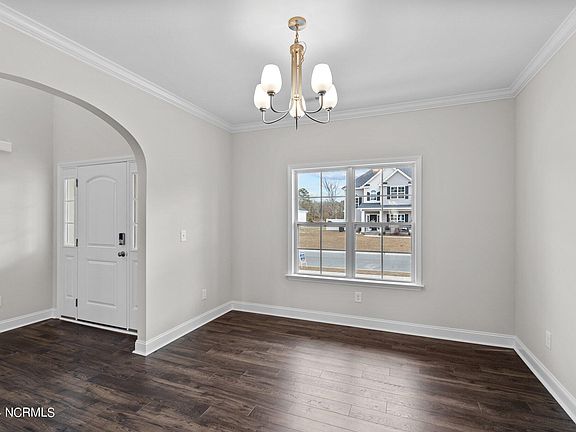 2nd image of 2519 Dakota Drive