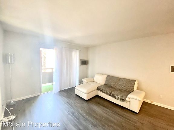 5th image of 704 Manzanita Ln APT 233