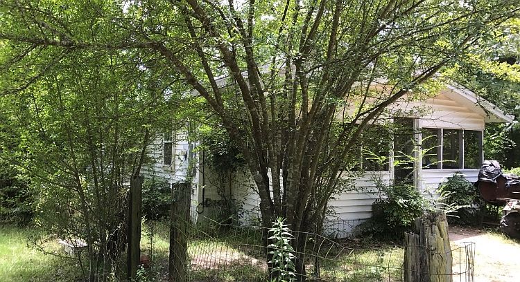 3 bedroom, 1 bath home. 