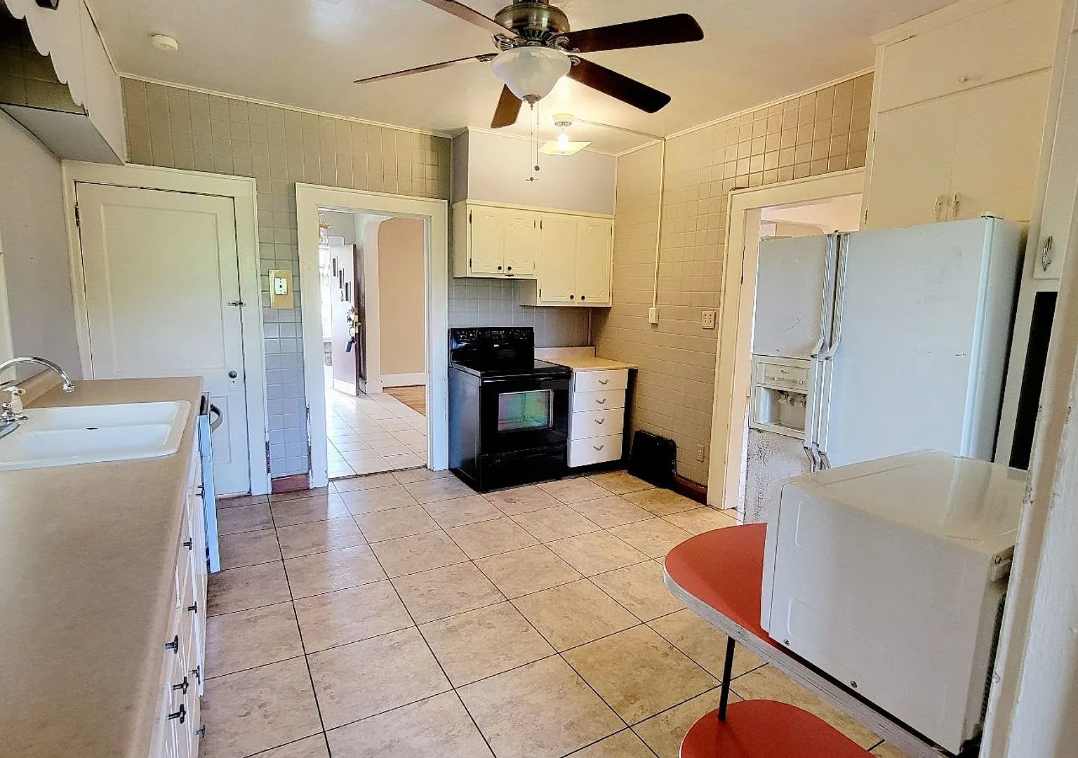 305 Lyndhurst Street — Photo 2