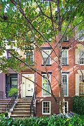 449 West 24 Th Street House at 449 West 24th Street in West Chelsea