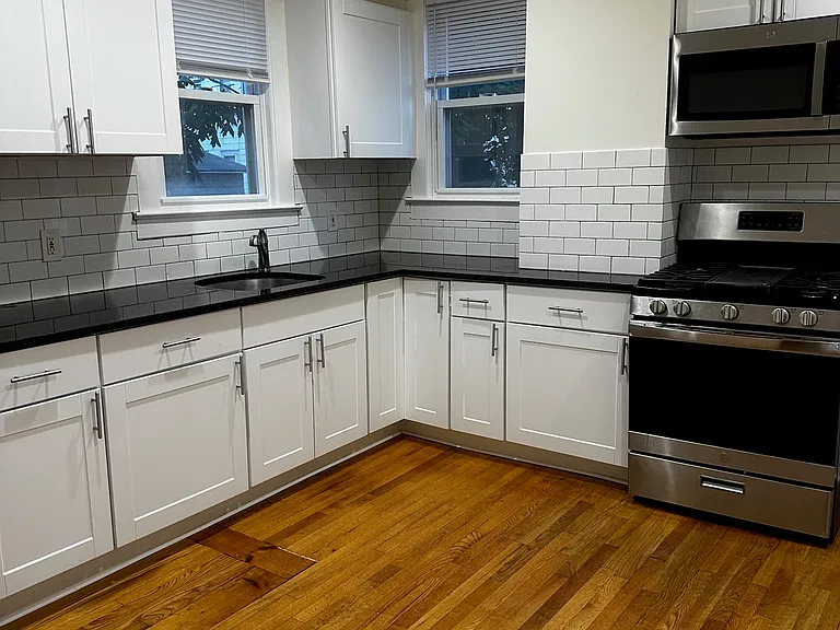 10 Elm St #1 — Photo 1