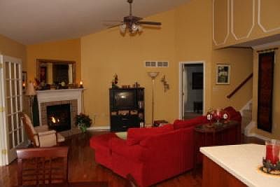 4th image of 1024 Cambridge Dr