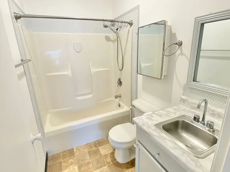 143 N Winooski Ave — Photo 11