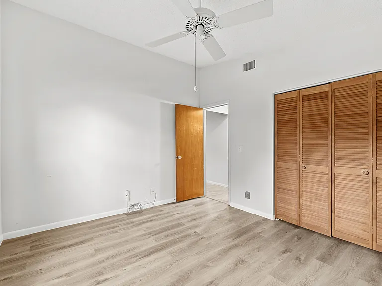 8019 SE Villa Cir — Photo 23