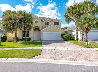 214 Kensington Way, Royal Palm Beach, FL 33414