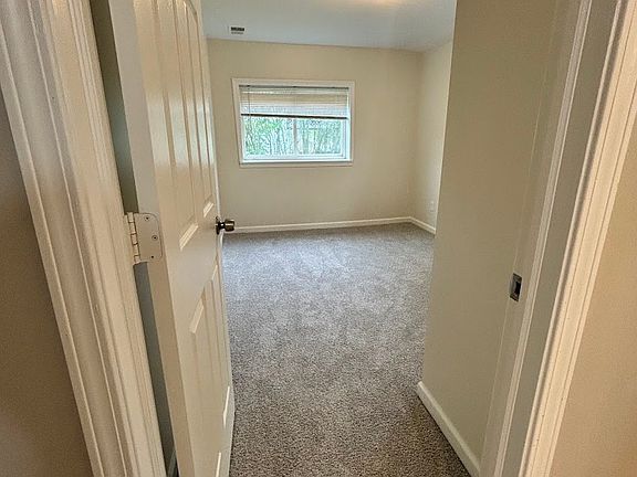 4th image of 30735 Beechwood St