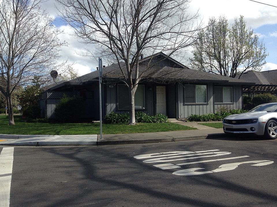 1st image of 1002 1st St W