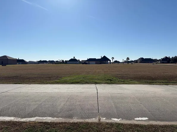 111 Kings Brook Dr, Schriever, LA 70395