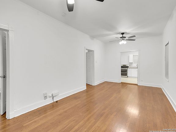 4th image of 222 AVANT AVE