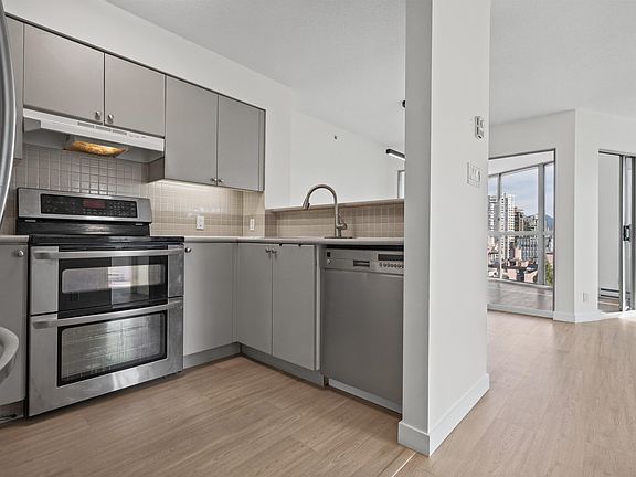 5th image of 1277 Nelson St #1503