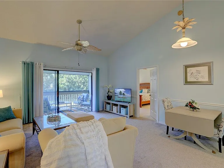 9635 Riverside Dr #4 — Photo 19