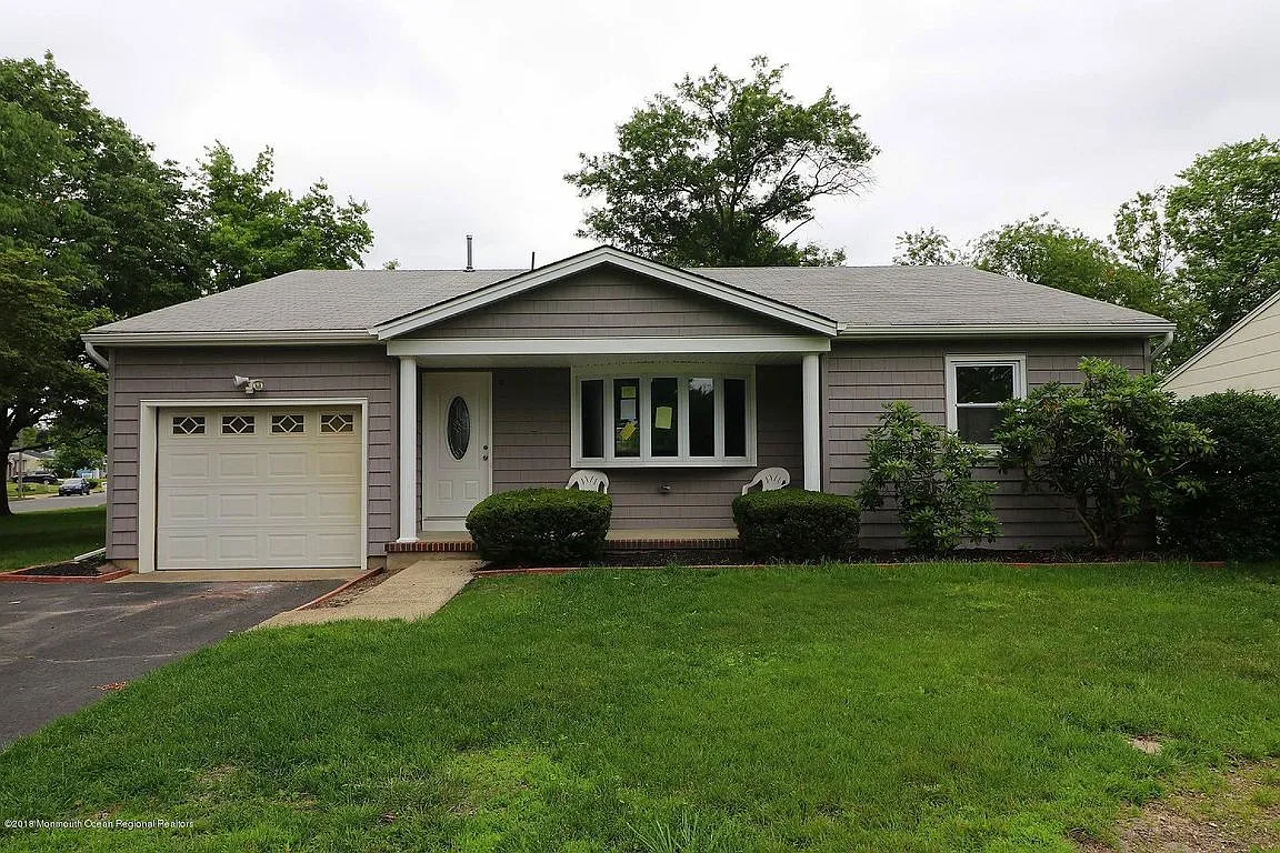 8 Northumberland Dr photo 1