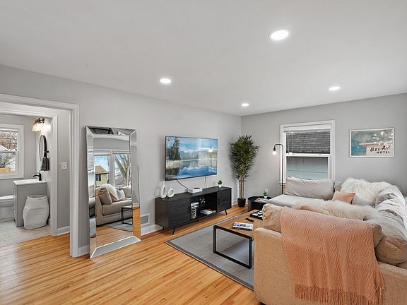 4th image of 5529 Emerson Ave S