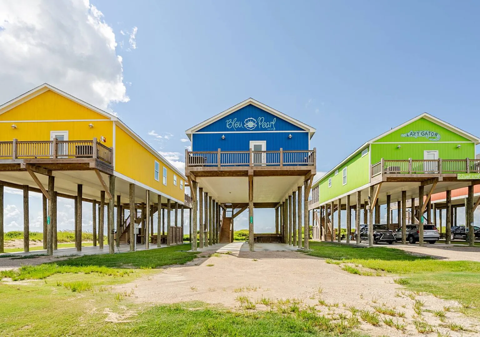 Beachfront, Views, 3bdr/2bth - The Bleu Pearl — Photo 2