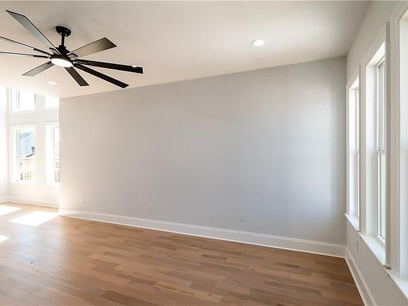 4th image of 2217 Mehle Dr