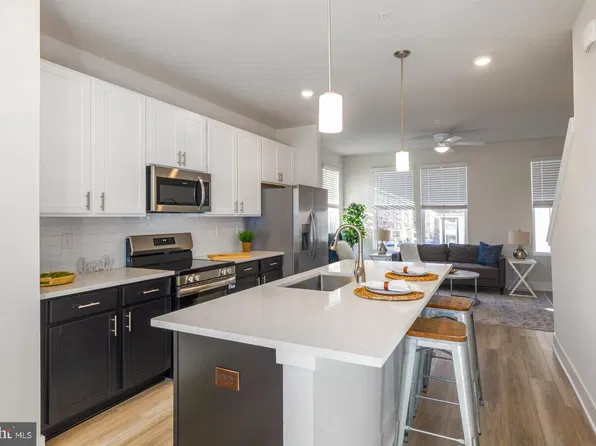 1825 Guilford Ave, Baltimore, MD 21202