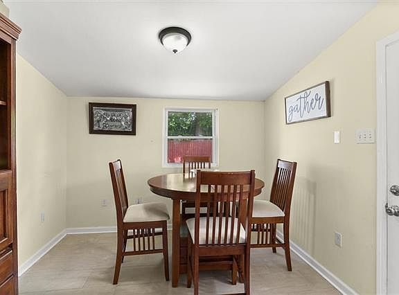 5th image of 1609 Auburn Ave