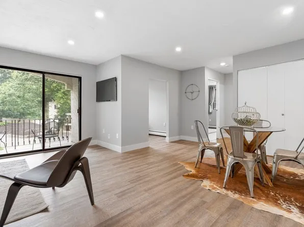 200 Fellsview Ter APT 208, Stoneham, MA 02180