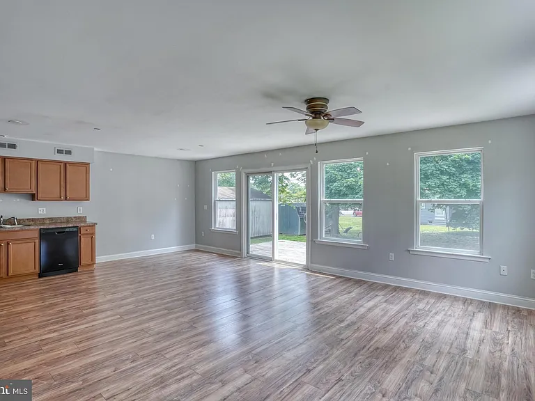 203 Hamilton St — Photo 6
