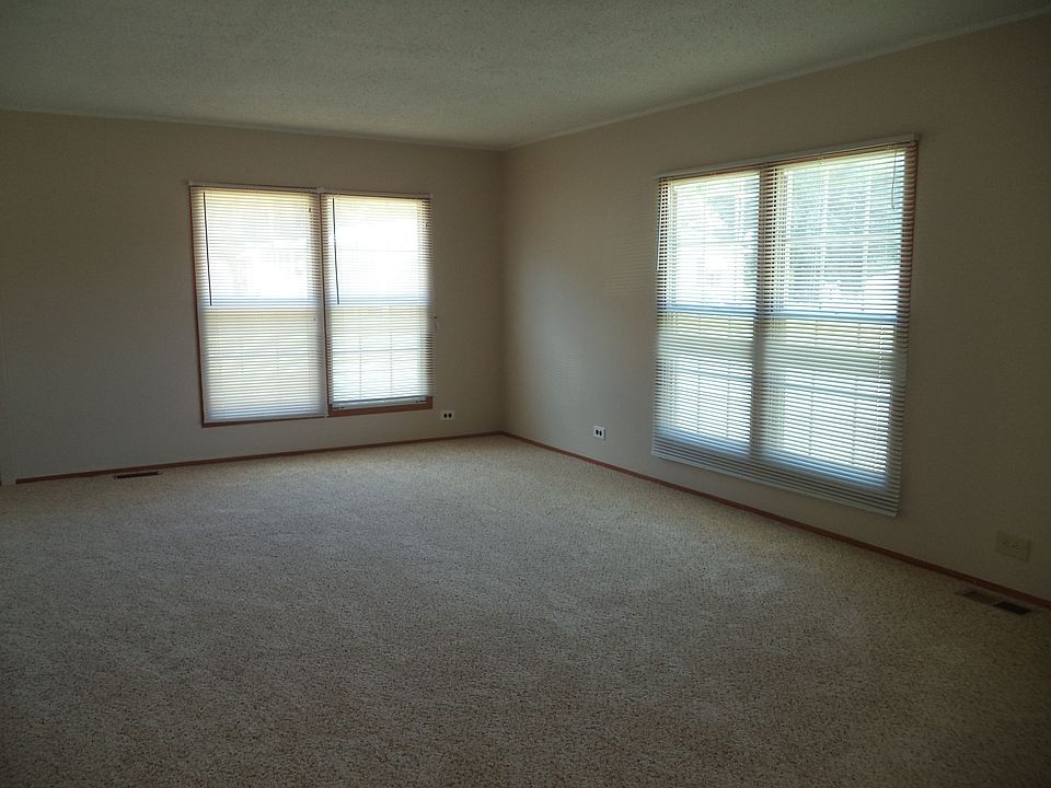 1st image of 2364 Douglas Dr