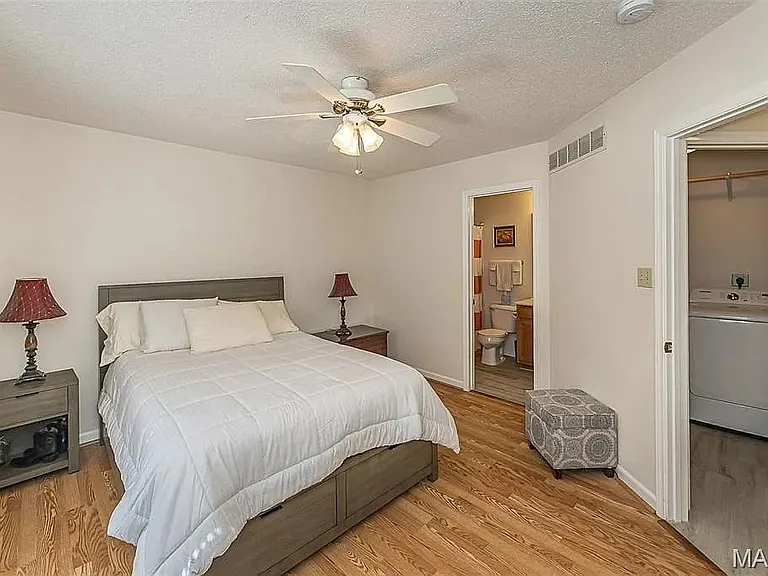 1079 Goss Ct — Photo 13