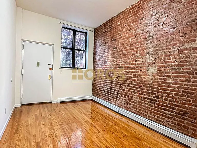 200 E 7th St #1B — Photo 2