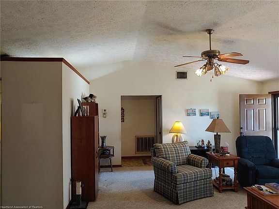 3rd image of 2411 Hidden Creek Cir