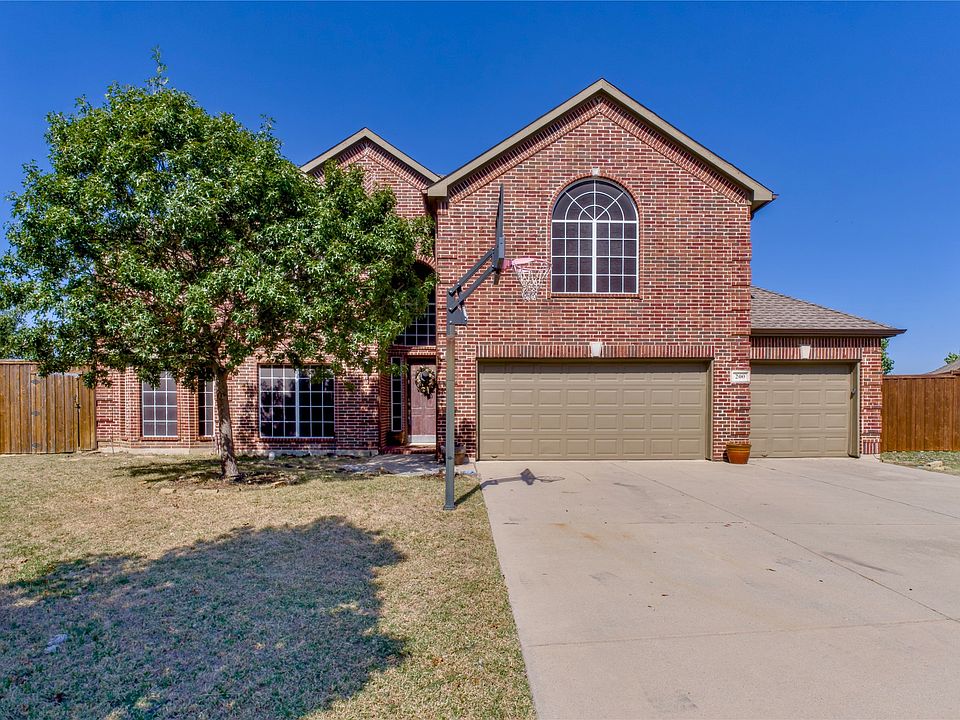 1st image of 200 Palomino Ct
