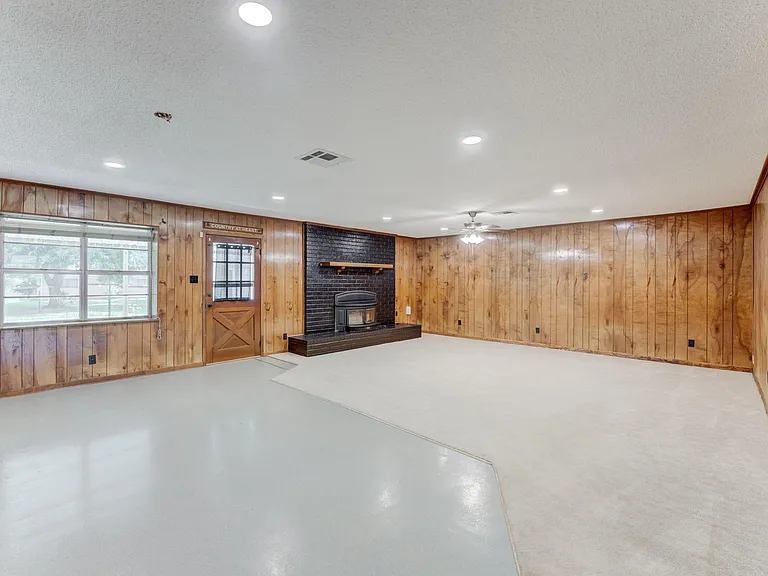 305 Yaupon St — Photo 1