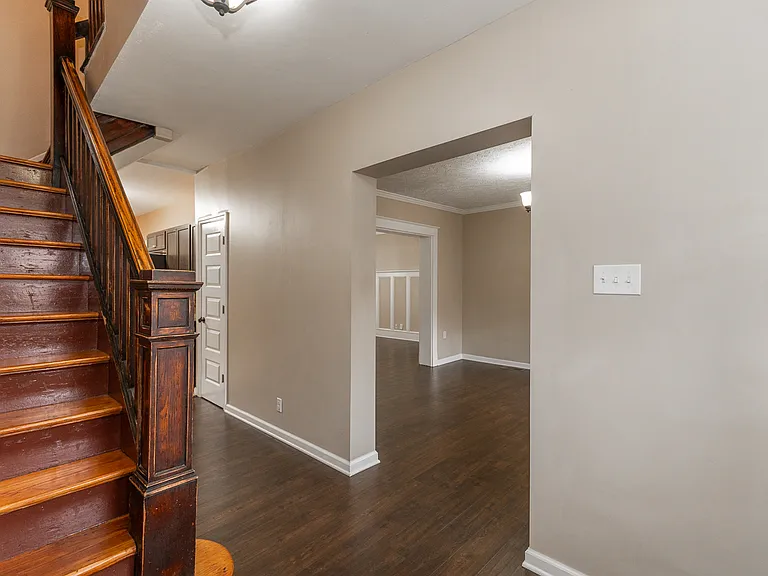 1609 Westfield St — Photo 41