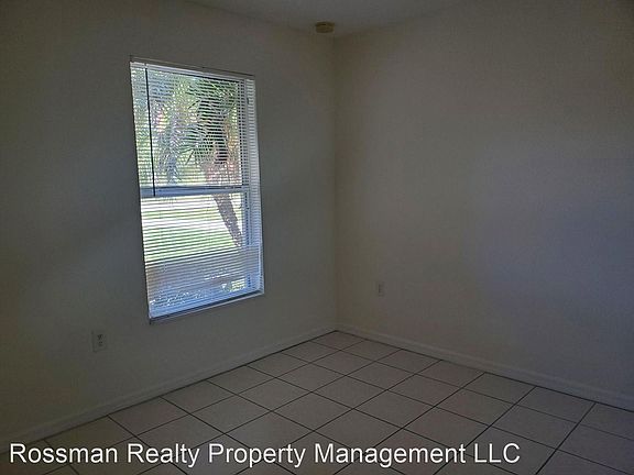 3rd image of 1110 Abrams Blvd