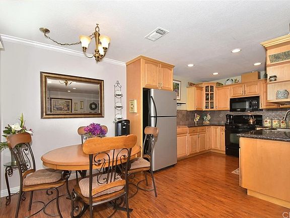 4th image of 2147 W Banbury Cir