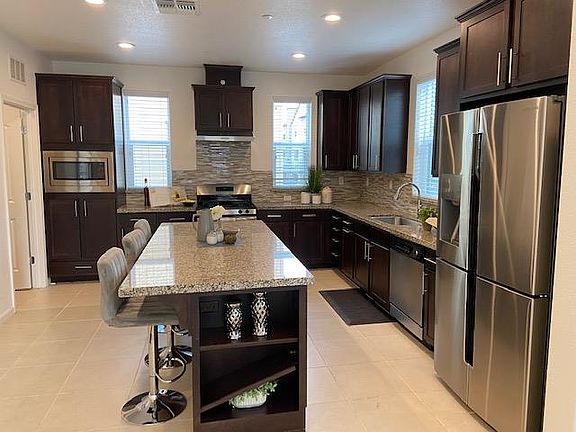 4th image of 612 Santina Dr