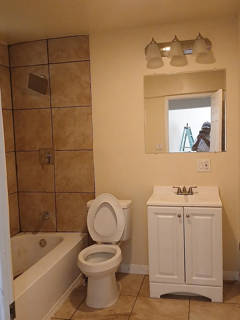 8 bed, 1890 sqft, $4,800 — Photo 4