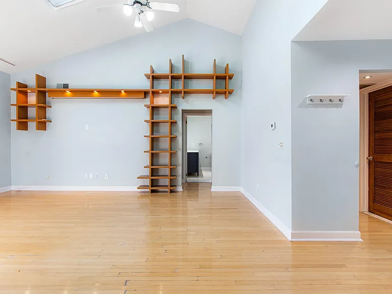 33 Green Valley Ct #33 — Photo 9