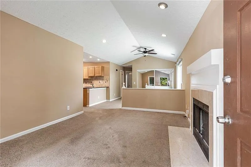2 bed, 2.0 bath, 1231 sqft, $2,200 — Photo 3