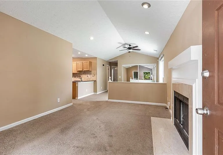 13387 Aventide Ln — Photo 3