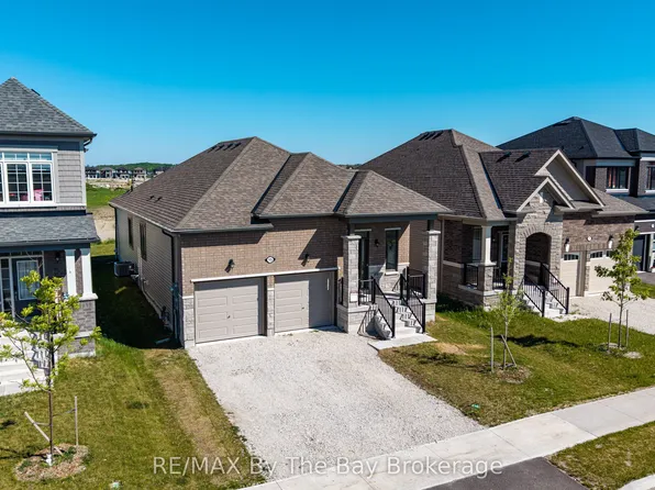 15 Union Blvd, Wasaga Beach, ON L9Z 1J7