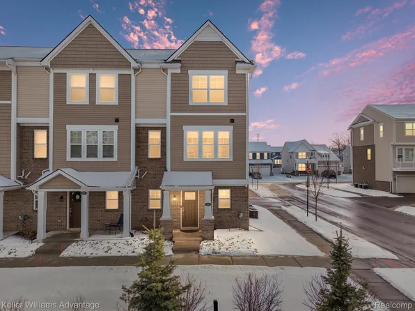 183 Monument Ln, Wixom, MI 48393