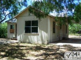 829 S Camp St, Uvalde, TX 78801