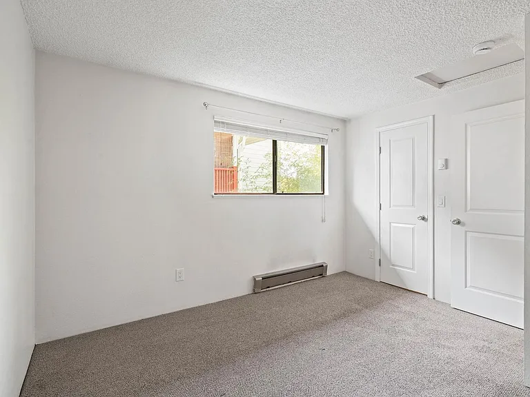 2730-2734 SE Alder St #2732 — Photo 17