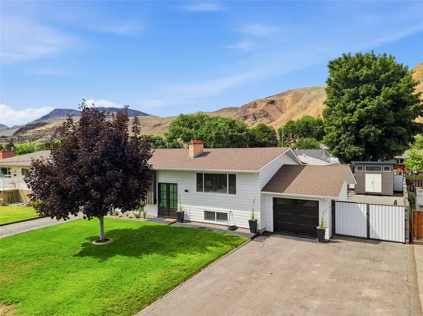 2330 Rosewood Ave, Kamloops, BC V2B 4Z1