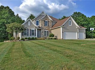 1432 Banyan Ct, Niles, OH 44446