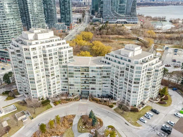 2261 Lake Shore Blvd W #110, Toronto, ON M8V 3X1